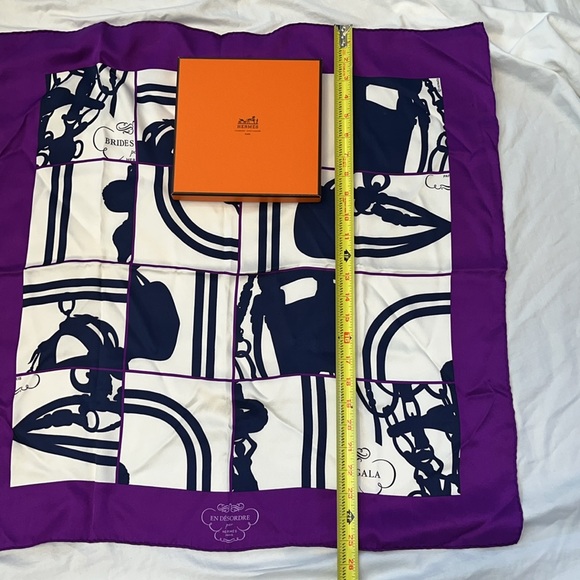 Hermes Brides de Gala En Desordre silk scarf - Picture 15 of 17